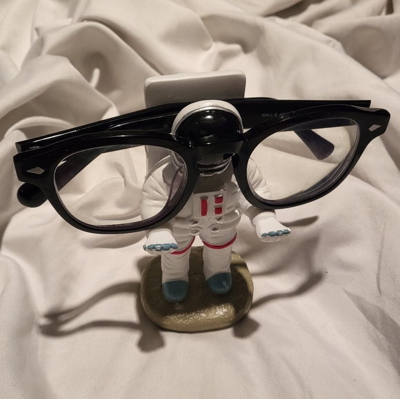 Astronaut Phone/Glasses Holder - Picture 4 of 4
